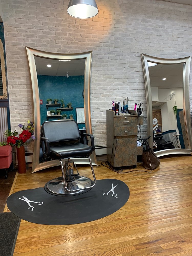 Hot Looks Salon