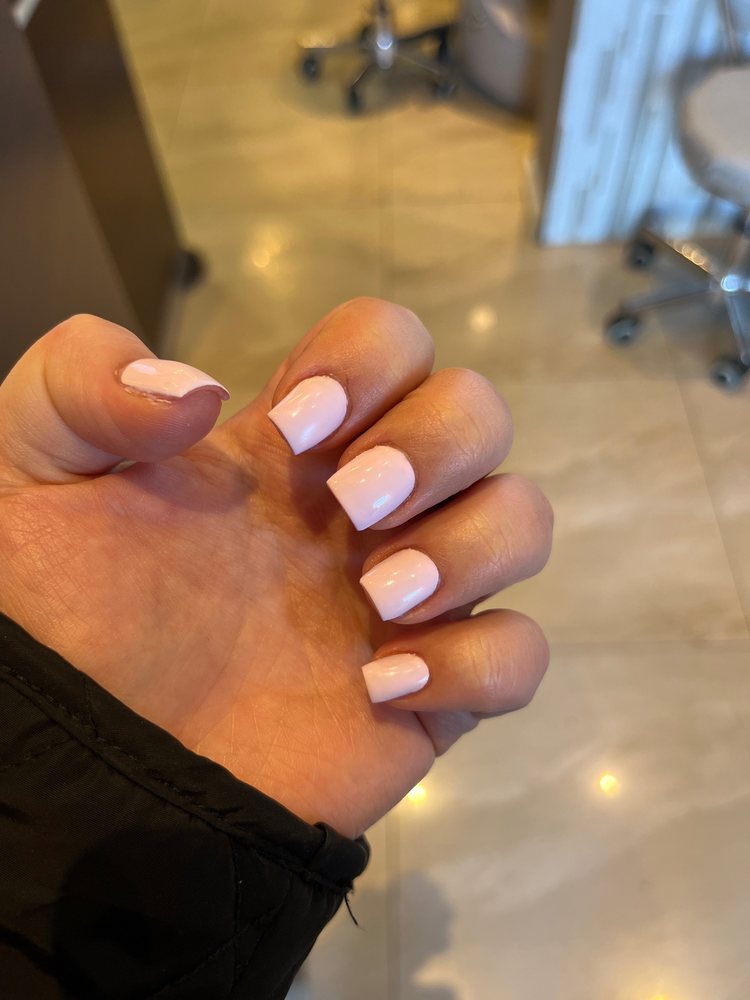 Lux Nail Lounge