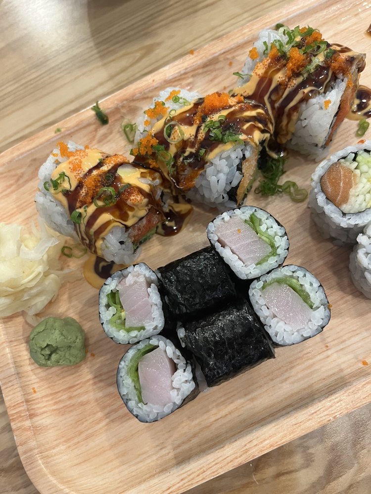 avocado sushi