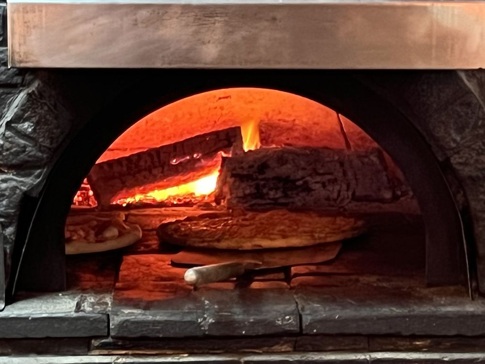 Foschini's Brick Oven Kitchen