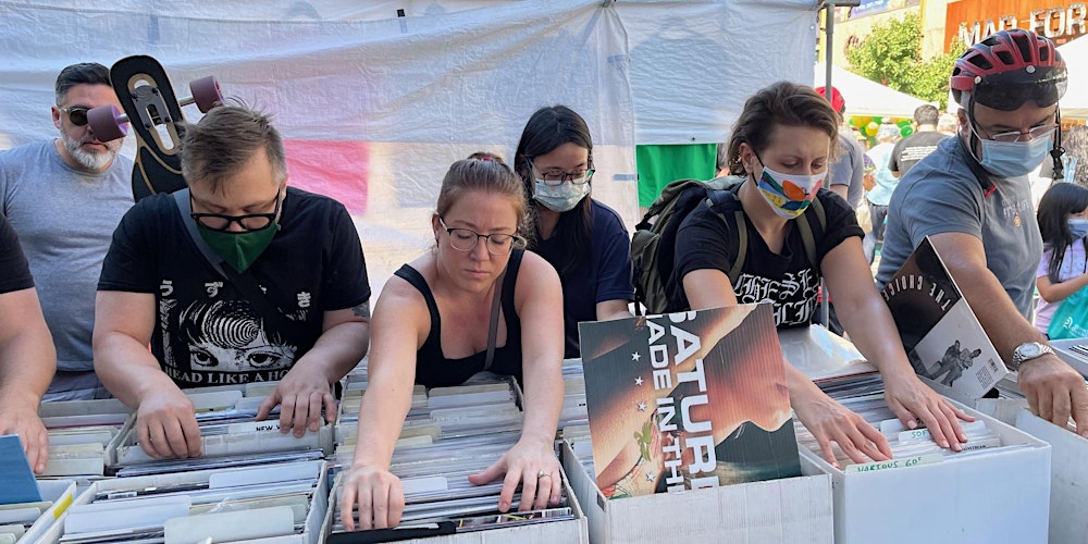 The Jersey City Record Riot! It's a WILD outdoor vinyl flea market!