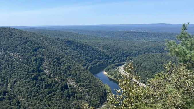 Mount Tammany and Sunfish Pond Loop / 10+ Miles / 2200ft EG