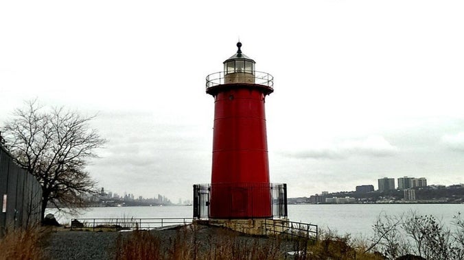 [**Monday / MLK Day**] Little Red Lighthouse - 6 Miles