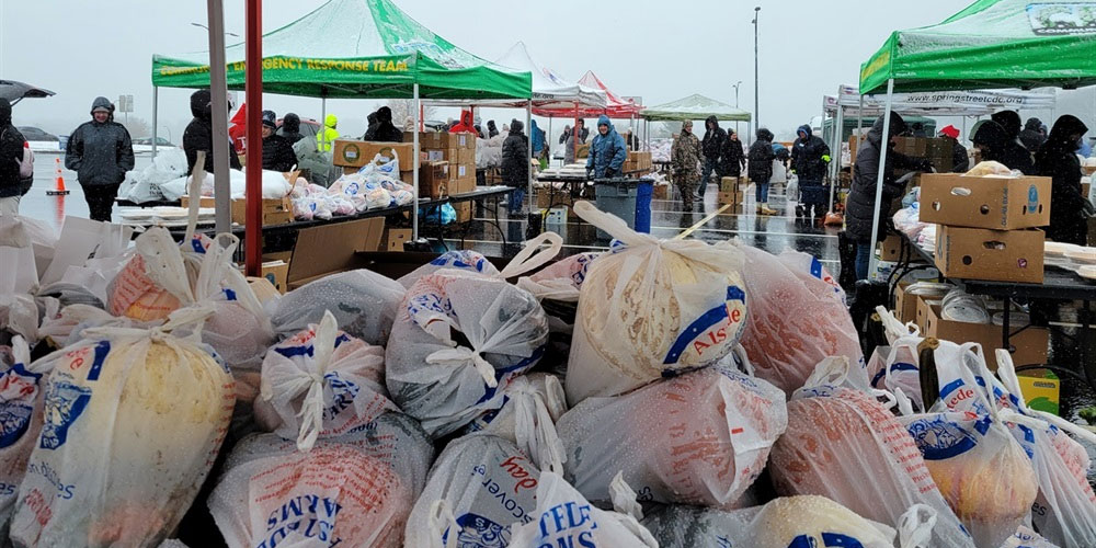 MCPO Participates in Thanksgiving Turkey Giveaway